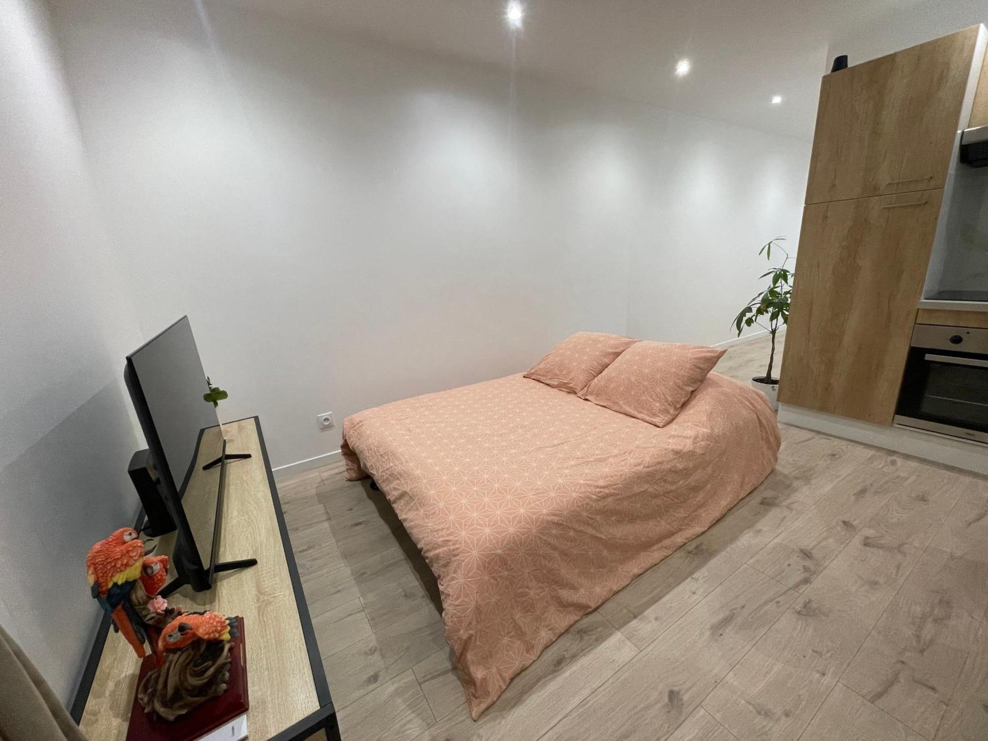 Appartement Avec Terrasse Et Ciel Etoile ! Noisy-le-Sec Dış mekan fotoğraf